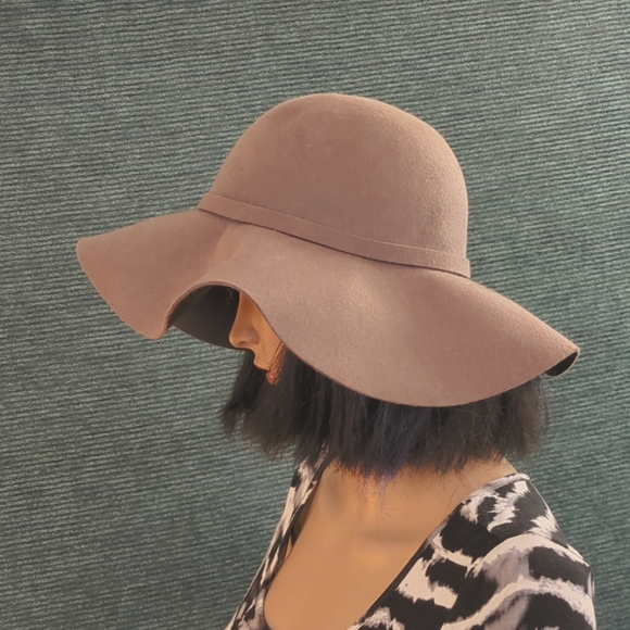 Cost Plus World Market Wool Felt Floppy Hat With Flower On Hatband - Picture 6 of 16